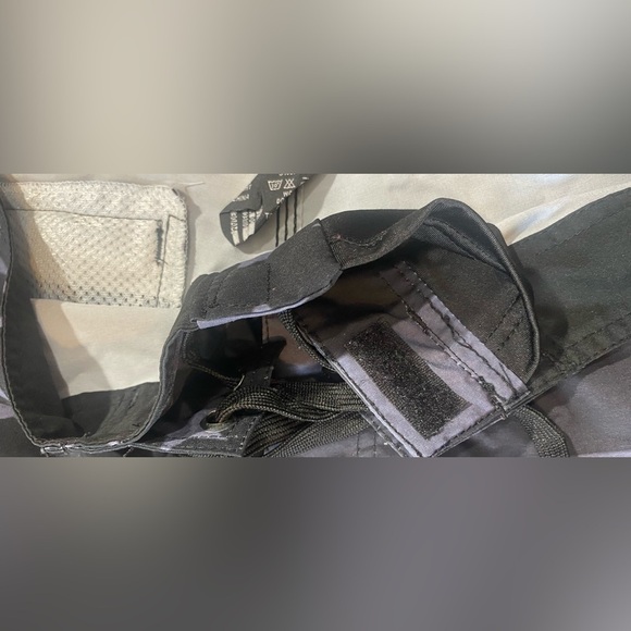 SA Company Blackout Design American Flag Board Shorts, Sz 38, Water-repellent - Picture 8 of 11